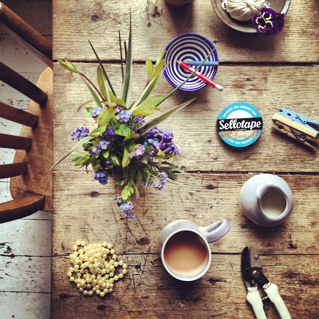 Lifestyle flat lay photography inspiration | 5FTINF Philippa Stanton
